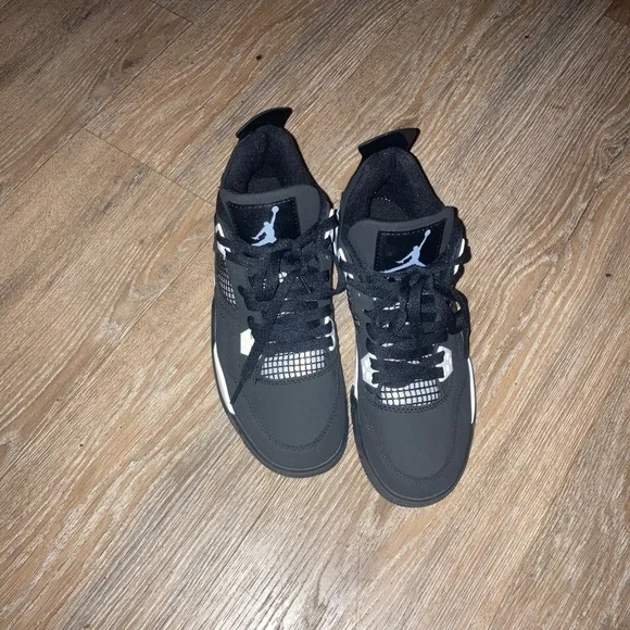 Brandnew Jorden’s - Picture 2 of 3